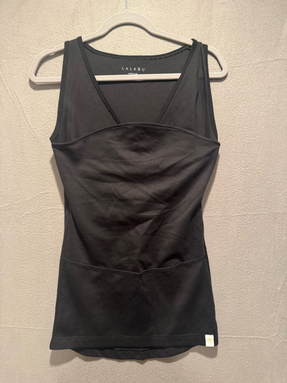 Lalabu Soothe Black Newborn Carry Tank Top